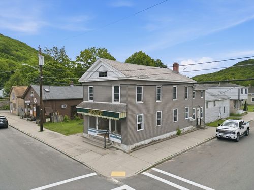 27 Main St, Chester, MA, 01011-9619 | Card Image