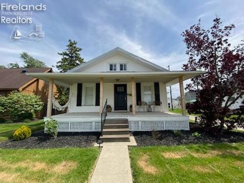 498 E Market St, Tiffin, OH, 44883-1710 | Card Image