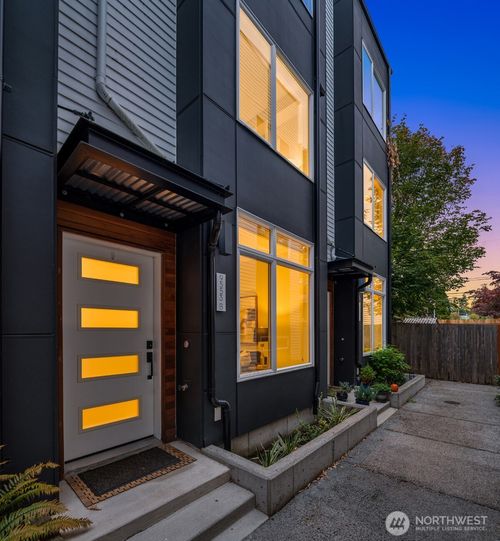 b-9553 Ashworth Ave N, Seattle, WA, 98103-3503 | Card Image