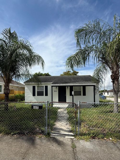 865 W 3rd St, Riviera Beach, FL, 33404-7811 | Card Image