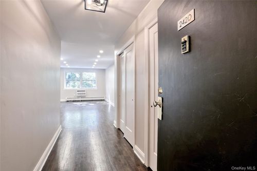 apt-d-242 Kearsing Pkwy, Monsey, NY, 10952-7225 | Card Image