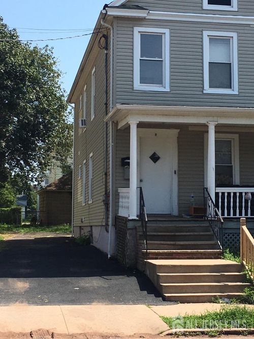 7 Maple St, New Brunswick, NJ, 08901-2213 | Card Image