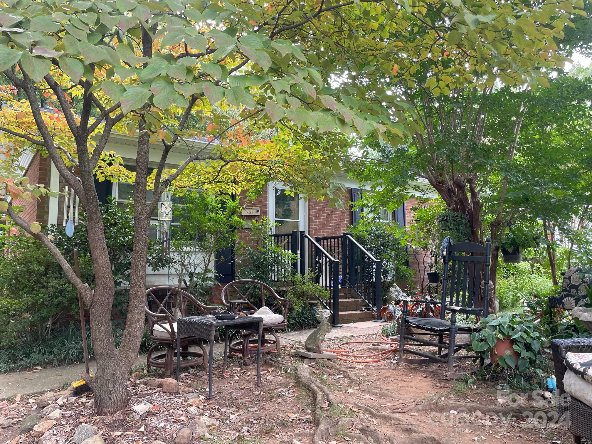 Farmcrest Dr, Charlotte, NC 28206