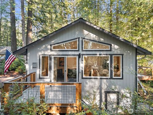 664 E Portage Rd, Shelton, WA, 98584-9421 | Card Image