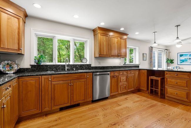 79 Medway St, House other with 4 bedrooms, 3 bathrooms and 6 parking in Norfolk MA | Image 5