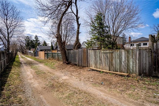 77 E 24 Th St, House other with 2 bedrooms, 1 bathrooms and 1 parking in Hamilton ON | Image 23