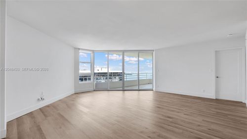 2108-555 Ne 34th St, Miami, FL, 33137-4022 | Card Image