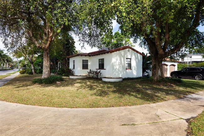 485 Ne 96 Th St, House other with 4 bedrooms, 3 bathrooms and null parking in Miami Shores FL | Image 5