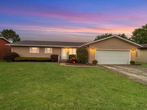 1055 Pinecrest Dr, Rantoul, IL, 61866-1250 | Card Image