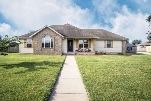 400 E Whippoorwill Dr, Strafford, MO, 65757-8871 | Card Image