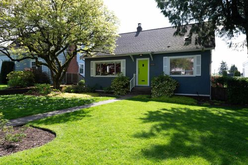 1838 Edinburgh St, New Westminster, BC, V3M2X3 | Card Image