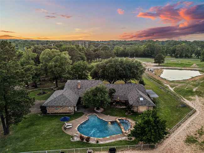 307 Smith St, Home with 3 bedrooms, 5 bathrooms and null parking in Naples TX | Image 25