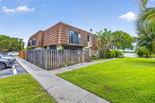 a-4825 Nw 95th Ave, Sunrise, FL, 33351-5151 | Card Image