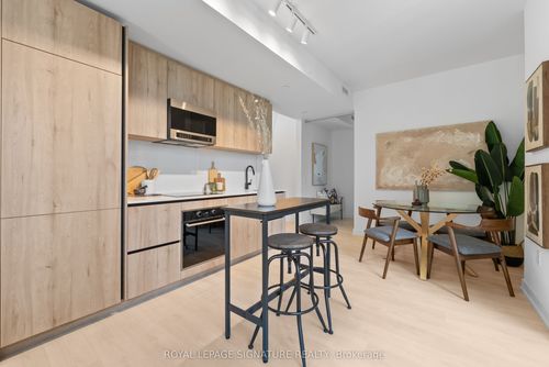 2502-117 Broadway Ave, Toronto, ON, M4P1V3 | Card Image