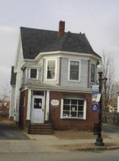 18 Wakefield St, Rochester, NH, 03867-1958 | Card Image