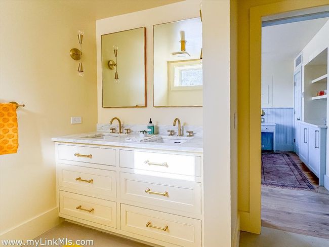 10 Mollys Way, House other with 3 bedrooms, 2 bathrooms and null parking in Chilmark MA | Image 22
