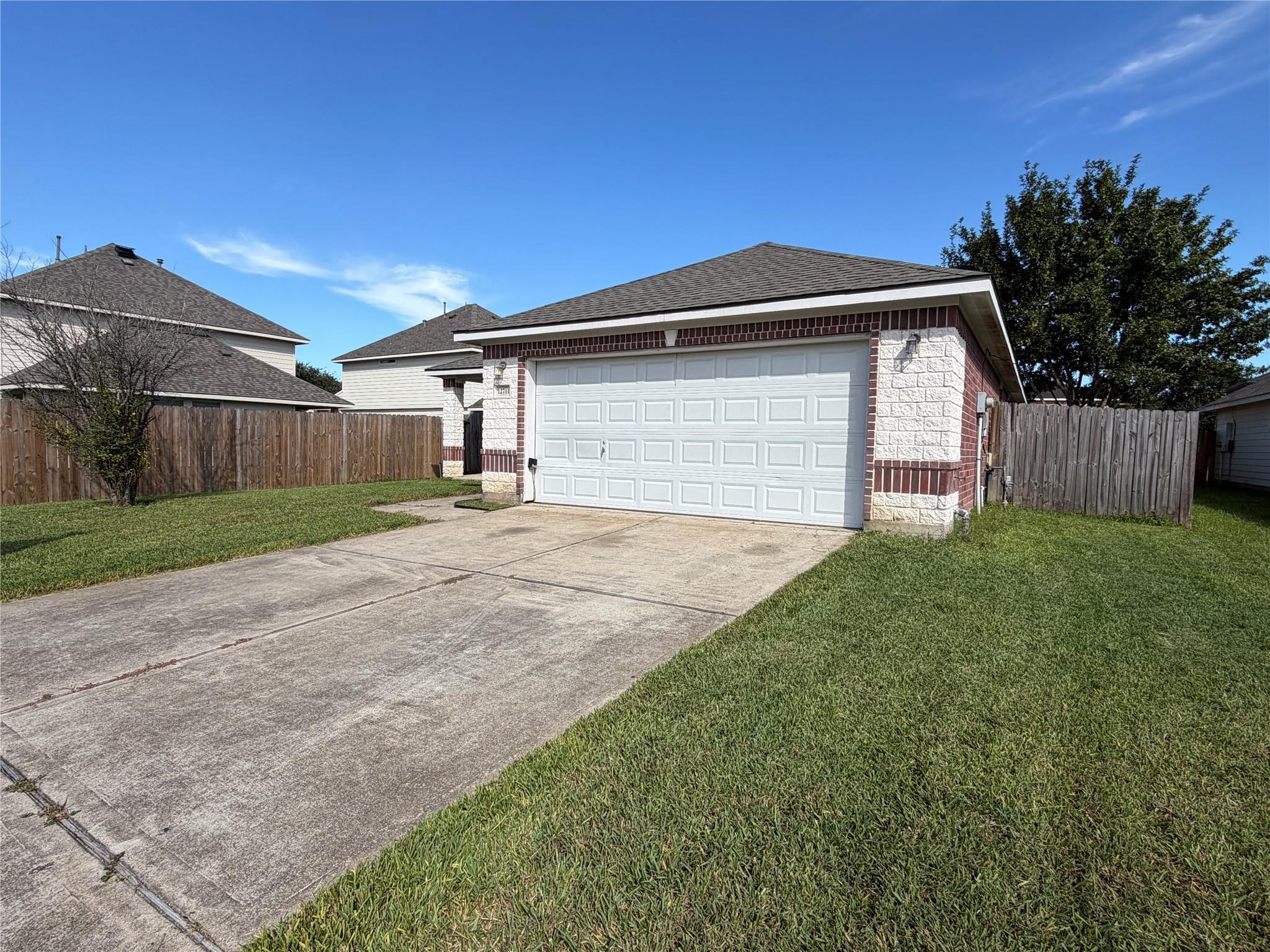 Residential Lease in Rosharon 3