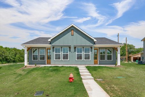 apt-2-1207 Chestnut Ct, Runaway Bay, TX, 76426-2193 | Card Image