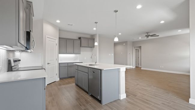 1301 Honey Creek Dr, House other with 4 bedrooms, 2 bathrooms and null parking in Desoto TX | Image 6