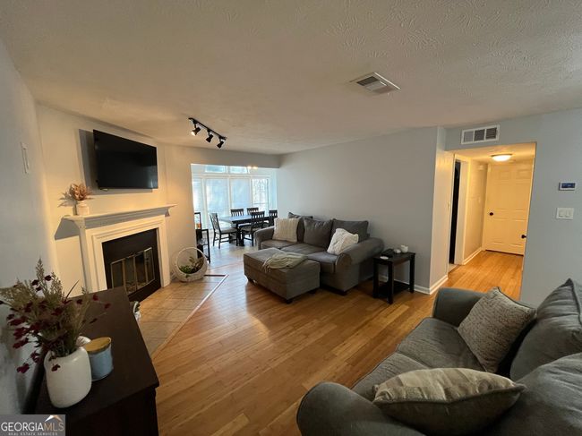 2115 Canyon Point Cir, Condo with 2 bedrooms, 2 bathrooms and null parking in Roswell GA | Image 5