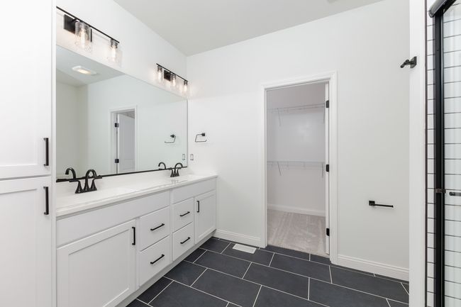 1916 Dunraven Rd, Home with 2 bedrooms, 3 bathrooms and null parking in Bloomington IL | Image 17