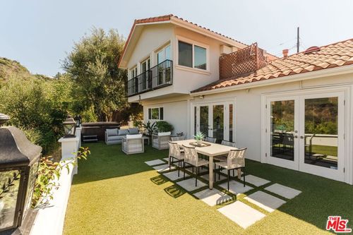 3530 Coy Dr, Sherman Oaks, CA, 91423-4532 | Card Image