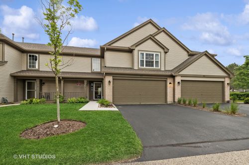 313 Poplar Ct, Lindenhurst, IL, 60046-4922 | Card Image