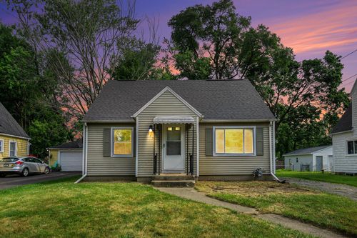 932 Parker Ave, Kalamazoo, MI, 49008-4110 | Card Image