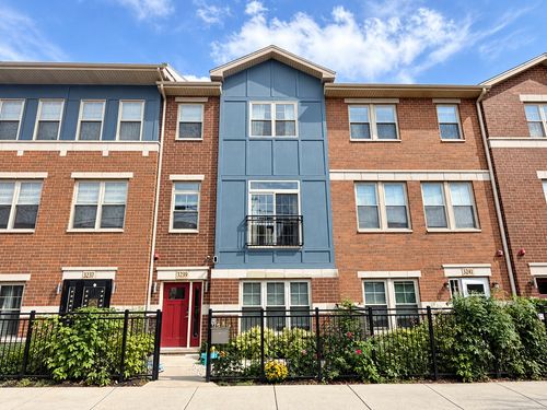 3239 S Stewart Ave, CHICAGO, IL, 60616-2462 | Card Image