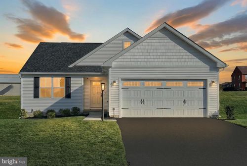 77 Summerfield Dr, HANOVER, PA, 17331-8277 | Card Image