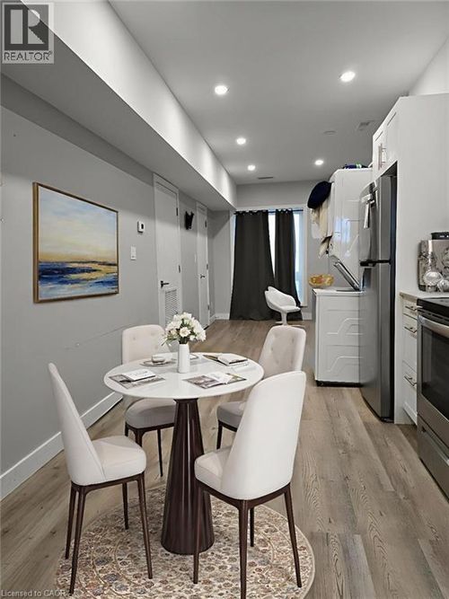 3-104 Wellington St N, Hamilton, ON, L8R1N3 | Card Image