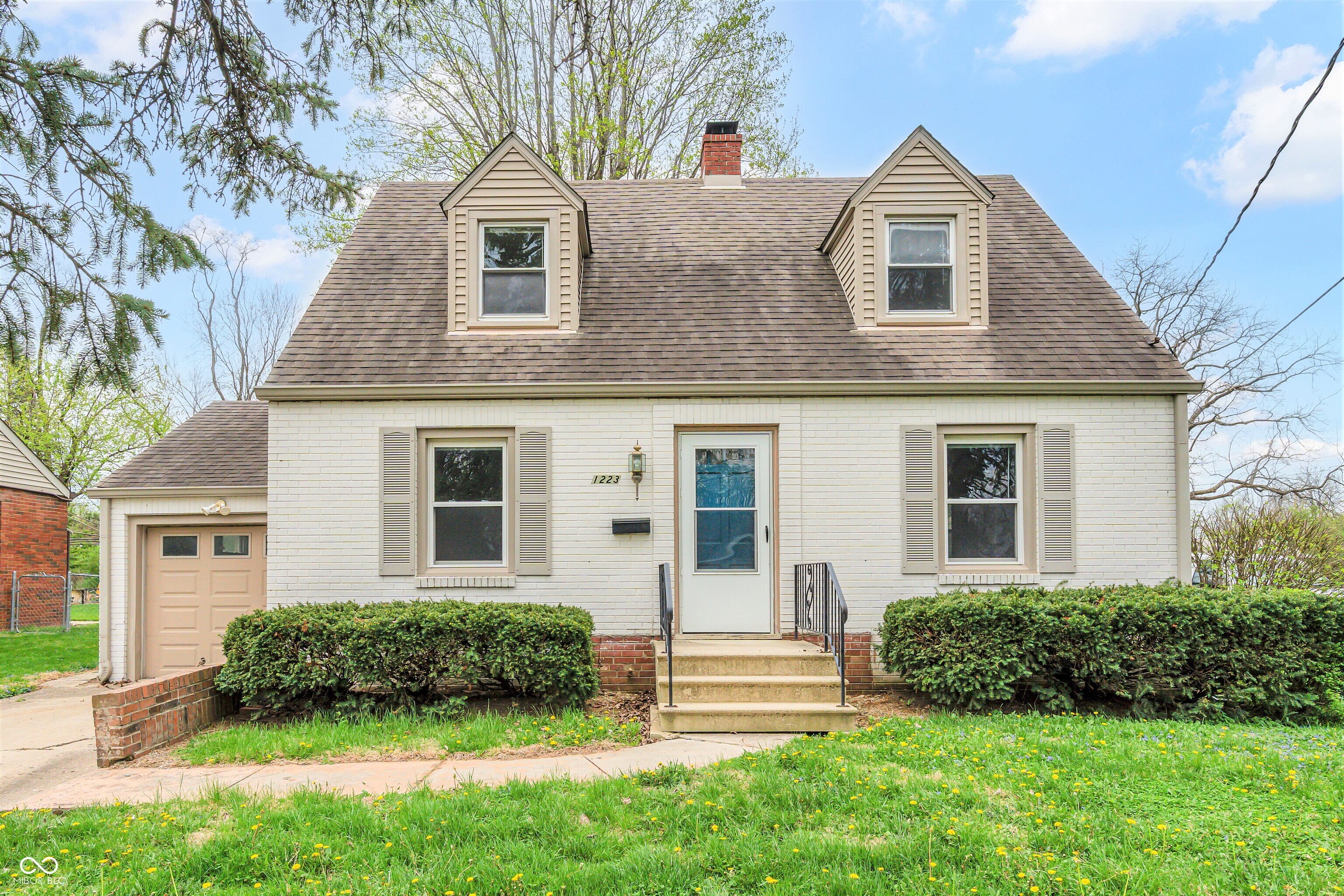 1223 E Thompson Rd, For Sale in Indianapolis - eXp Realty