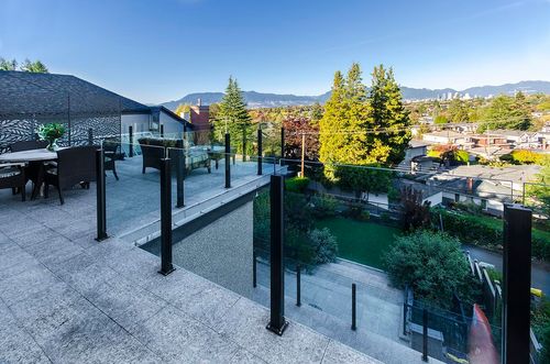 4578 Puget Dr, Vancouver, BC, V6L2V8 | Card Image