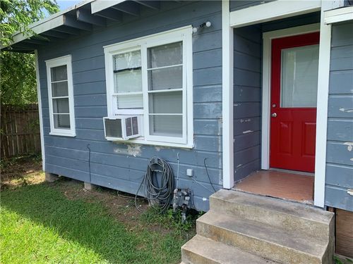 2801 Lawnview St, Corpus Christi, TX, 78404-1752 | Card Image
