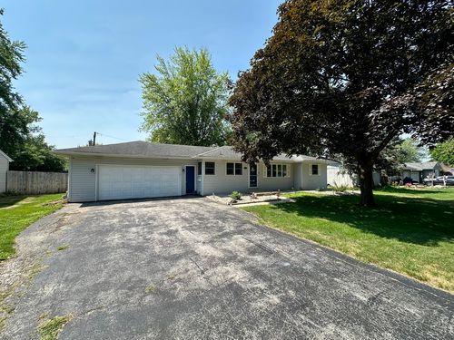 440 Saint Aubin Cir, Manteno, IL, 60950-1027 | Card Image
