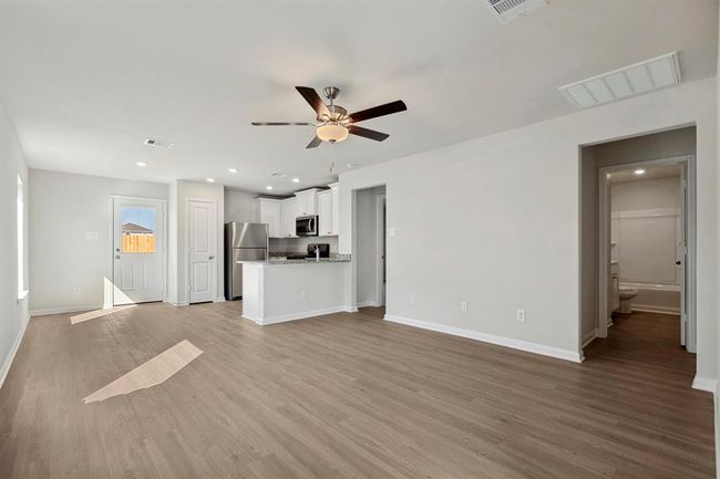 396 Tejas Trl, House other with 3 bedrooms, 2 bathrooms and 2 parking in Waller TX | Image 5