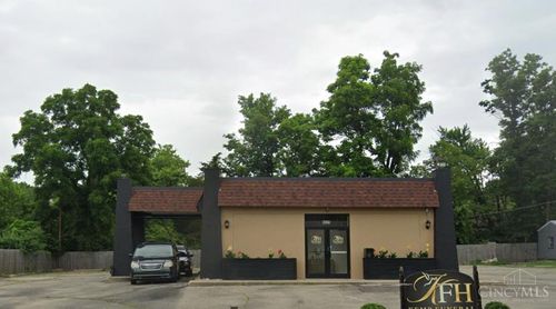 6829 Montgomery Rd, Silverton, OH, 45236-3818 | Card Image