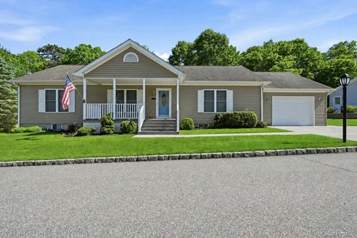 277-1407 Middle Road, Riverhead, NY, 11933 | Card Image