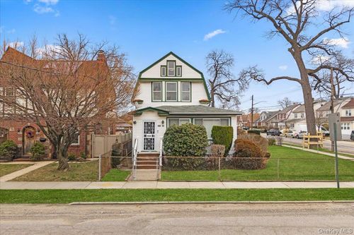 105-15 223rd St, Queens Village, NY, 11429-2425 | Card Image