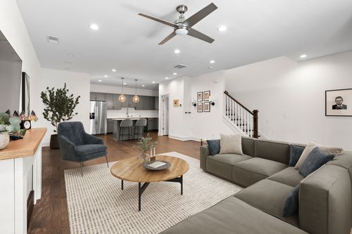 1113 Villa Pl, Nashville, TN, 37212-2439 | Card Image