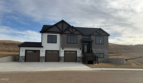 230 Leslie Ln, Watford City, ND, 58854 | Card Image