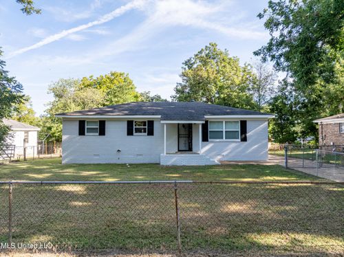 300 E Valley Ave, Holly Springs, MS, 38635-1909 | Card Image