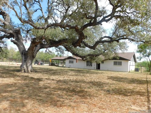 462 County Road 763, Devine, TX, 78016-2248 | Card Image