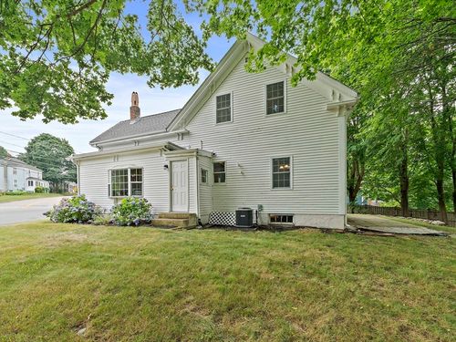 9 Crescent St, Kingston, MA, 02364-2208 | Card Image
