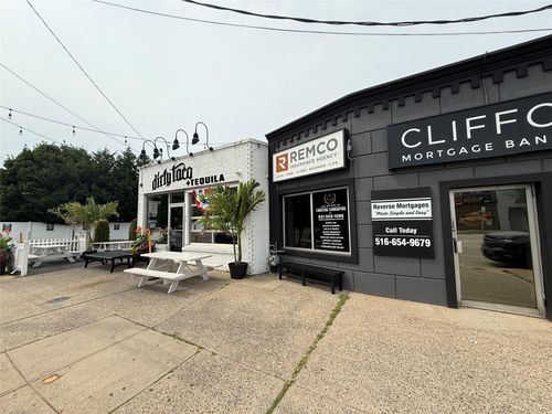 3265 Merrick Rd, Wantagh, NY, 11793-4335 | Card Image