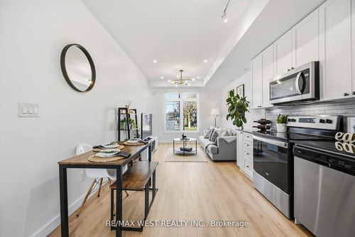 1-6 Bicknell Ave, York, ON, M6M0B4 | Card Image