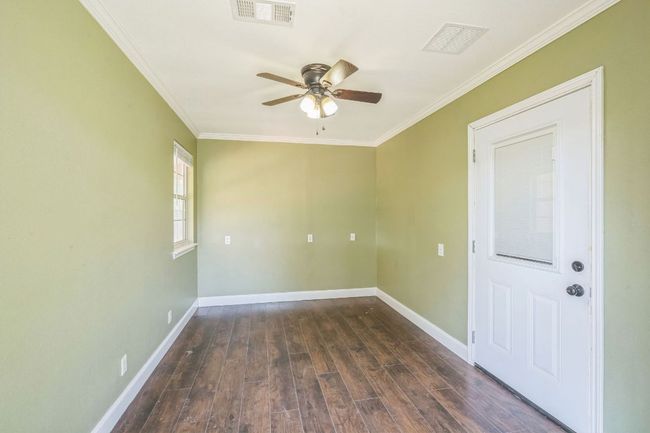 Flex room with AC off the garage | Image 28