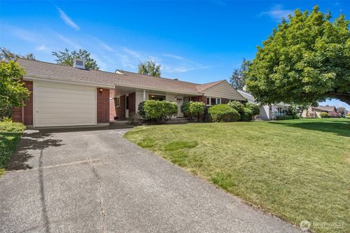 1058 Florence St, Enumclaw, WA, 98022-2123 | Card Image