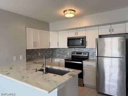 2208-8635 River Homes Ln, BONITA SPRINGS, FL, 34135-4368 | Card Image