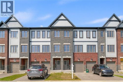 341 Valencia Ave, Kitchener, ON, N2R0P7 | Card Image
